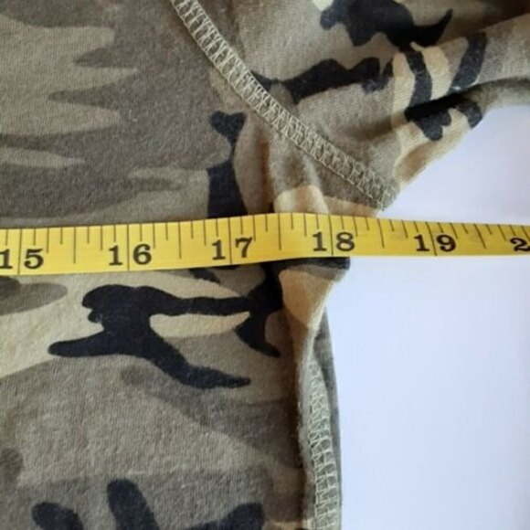 Miley Cyrus Max Azria Long Sleeve XL Camouflage Lightweight T-Shirt - Picture 6 of 7